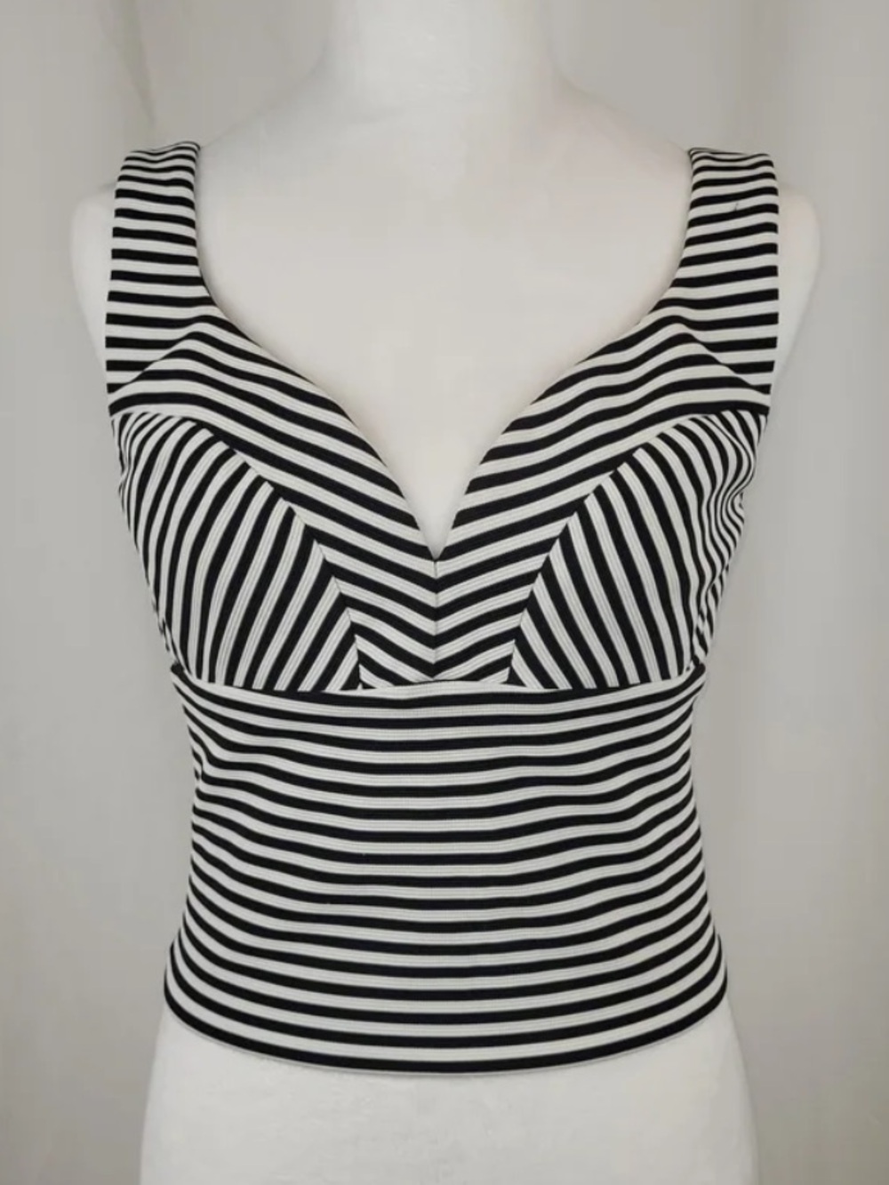 Guess Crop Top, XS